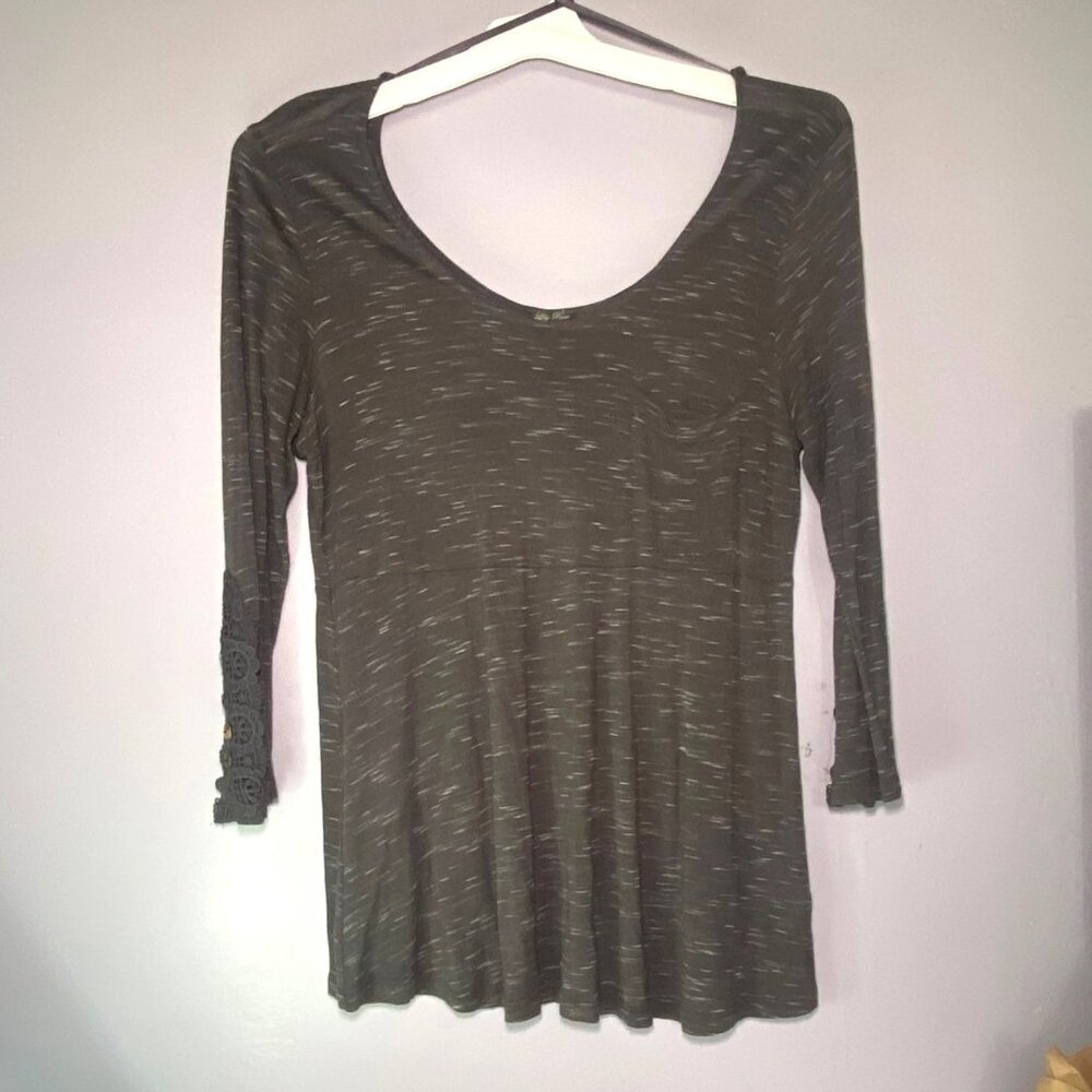 Womens Gray Scoop Neck Top‎ W/ Lace & Button Detail on Sleeves Charcoal